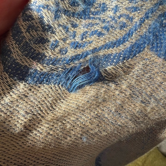 Beautiful 100% Cashmere Scarf From Jerusalem *Flaw* - Picture 4 of 6